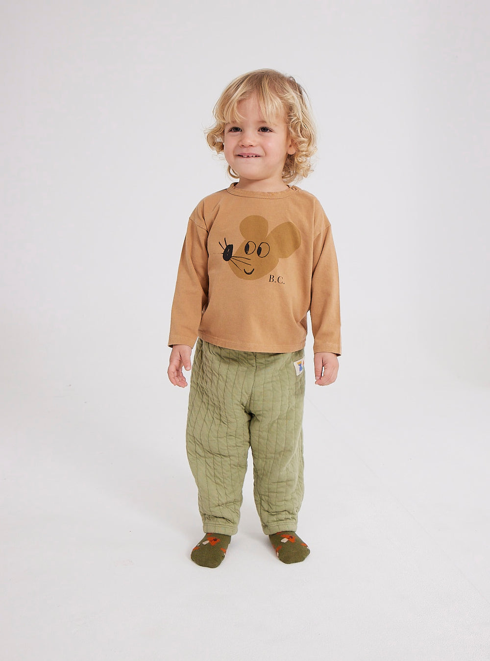 Bébé avec T-shirt manches longues pour bébé en coton biologique brun avec imprimé souri