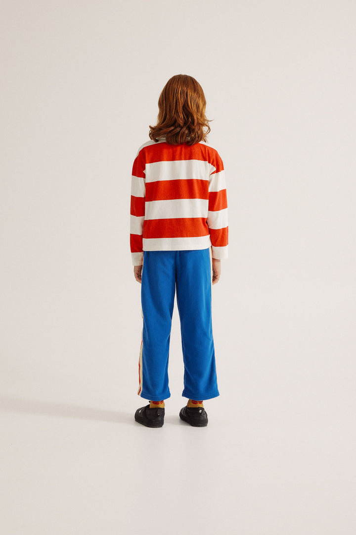Enfant avec Tshirt manches longues rayé rouge et blanc