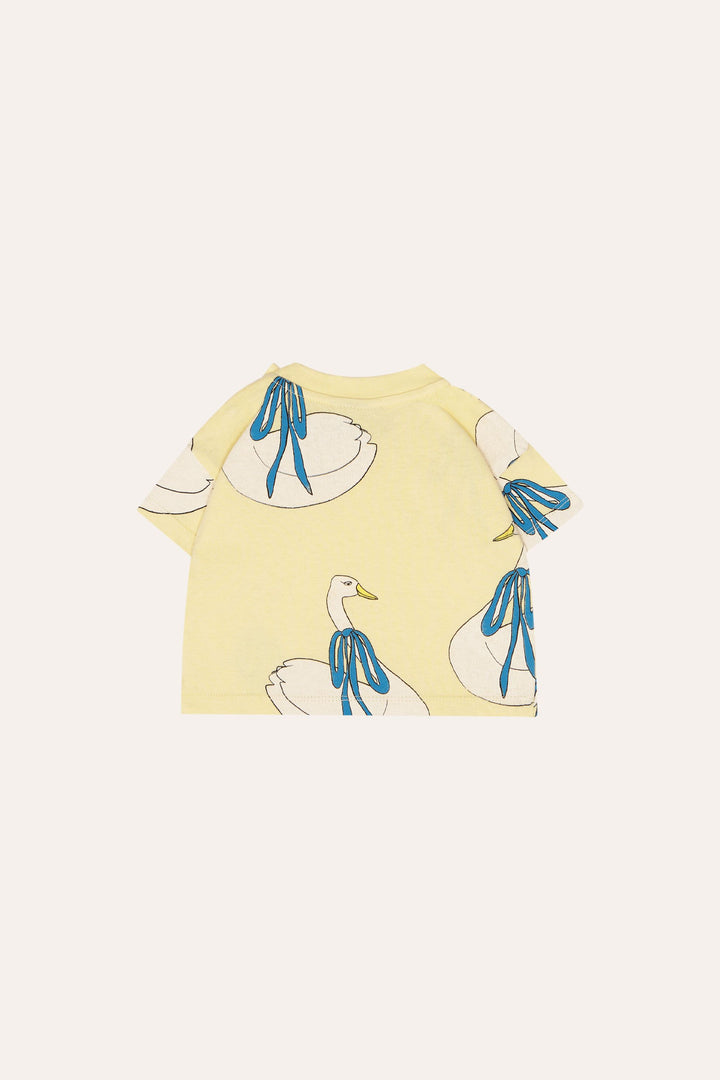 t-shirt pour bébé en coton jaune avec imprimé cygnes partout 