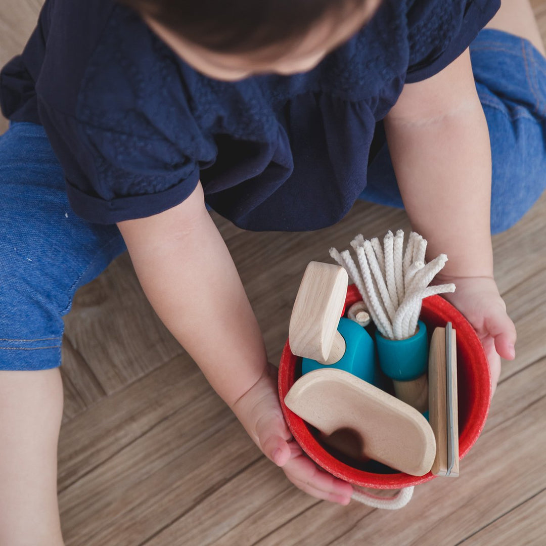 Plan Toys  Ensemble de nettoyage – Comme des enfants